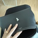 토템 TOTEME 티락 클러치 블랙 그레인 세타이어 직구 및 사용 후기