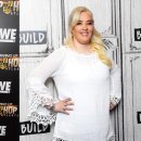 Mama June says she's gained 25 lbs because she's going blind by Taryn Ryder 이미지