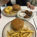 장충동 수제버거 맛집! 러플리버거(Roughly Berger)의 더 리얼 치즈 버거