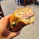 보훈회관 및 노인회관 | 서울 강서 맛집 휘낭시에 카페 추천 바이웨이 베이커스 호국보훈회관 강서점