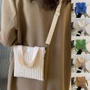 데일리 손뜨개 가방 이미지