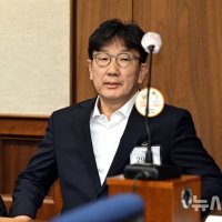 "표 주면 뭔들" 권성동, 한학자에 큰절 인정…'1억 수수'는 증언 거부