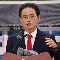 경북지사 이철우 "계엄 사과? 우리가 尹 도와드려야지 칼로 무 자르듯 안 돼"