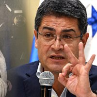 마두로와 같은 ‘마약 혐의’ 온두라스는 사면…“위선” 비판