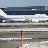 “핵공격, 전쟁 조짐?” 최후의 날 비행기 LA공항 착륙, 美 발칵