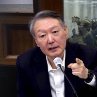 윤석열, 법정에서 "국민들 취침 전 알려드리려 밤 10시 계엄 선포"