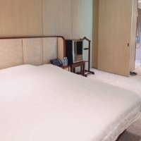 윤석열 사우나와 연결된 초대형 침대…집무실에 차린 “호텔” 수준