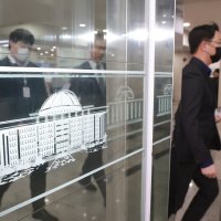 [단독] ‘이재명 대통령 테러 피해자 보기 어렵다’ 경찰 가덕도TF ‘김상민 회의록’ 마침내 확보 [세상&]