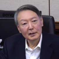 '잠실 시위대' 의식? 尹, 또 옥중 메시지… "청년들 위해 기도"
