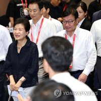 “그때가 좋았다” vs “저게 정상이냐”