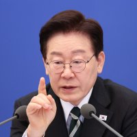 이 대통령 “방산 수출 세계 4위, 군사력 5위…왜 안보 불안감 갖느냐”