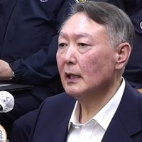 '계엄 1년' 윤석열 "국헌문란 세력 못 막아 송구… 나를 밟고 일어서라"