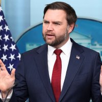 밴스 "그린란드 진지하게 받아들여야"…주민 설득용 '현금 살포' 시도?