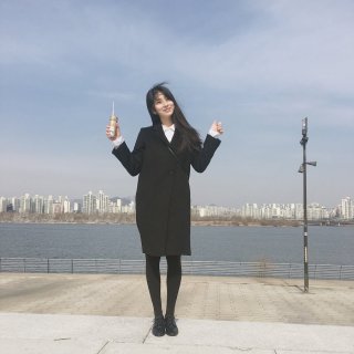 김수현 근황, 73억 손배소 논란 속 당당한 태도…진실은 밝혀질까? 관련 이미지 7