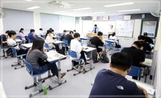 정년연장 관련 이미지