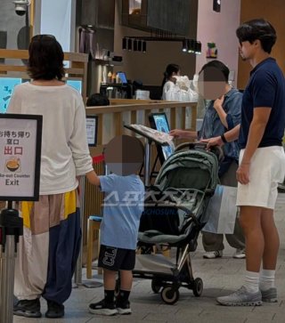 현빈 손예진 부부 아들과 여행