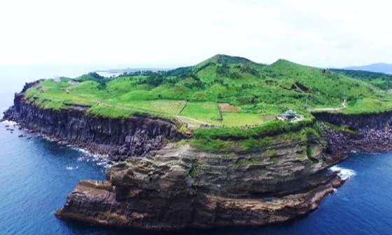 제주도 산방산에 드론이 추락했어요 용머리해안을 하늘에서 감상하세요