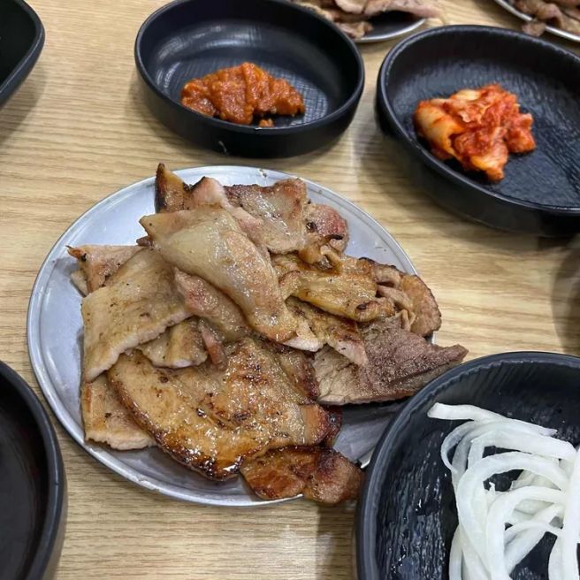 성북구의 숨은 맛집, 쌍다리돼지불백 완벽 리뷰