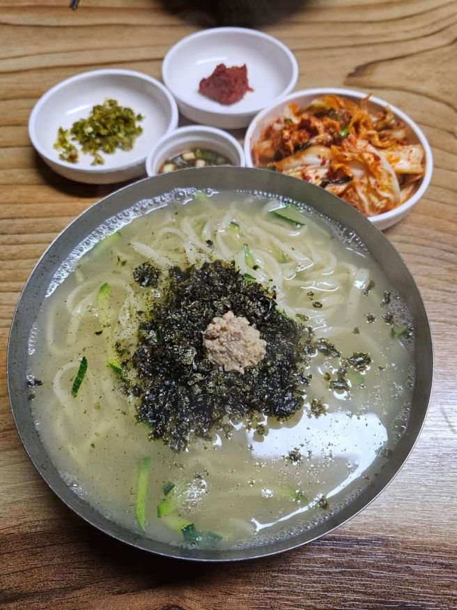 비 오는 날에 영동 한미 칼국수