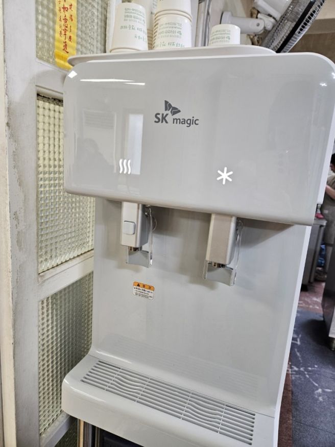 강릉중앙시장맛집_40년 전통 장칼국수 감자옹심이 맛집 '여왕개미식당'