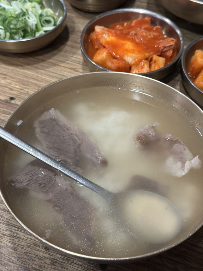 명동노포 하동관 본점 뜨거운 곰탕