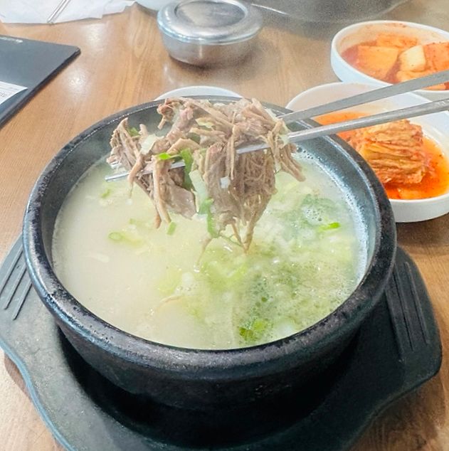 [충남] 예산 뜨끈이집 | 14년 연속 블루리본 선지해장국 곰탕 맛집