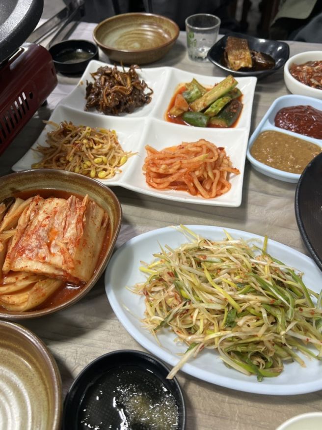 당진 밑반찬 가득한 집밥 삼겹살 맛집 전주식당 후기