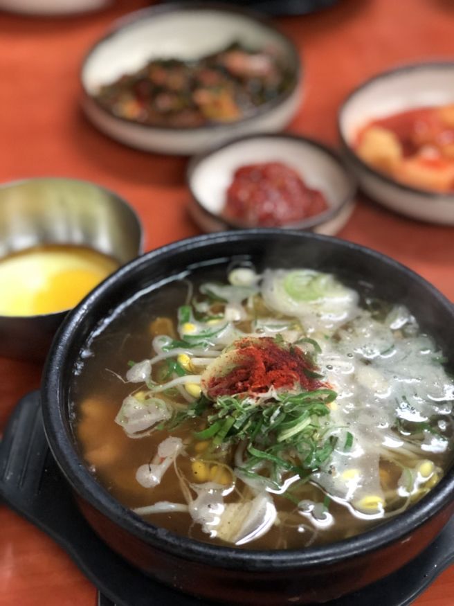 [Magazine] 서울 명동 | 성원전주콩나물국밥 : 서울시 '오래가게'가 지켜온 맑은 위로의 맛