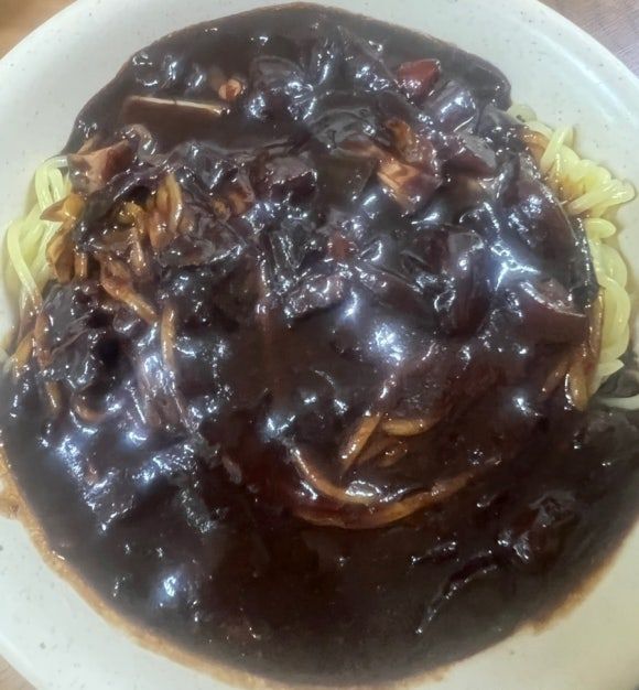 철원에 가면 시원한 국물맛 짬뽕을 먹을 수 있는 고향식당이 있다