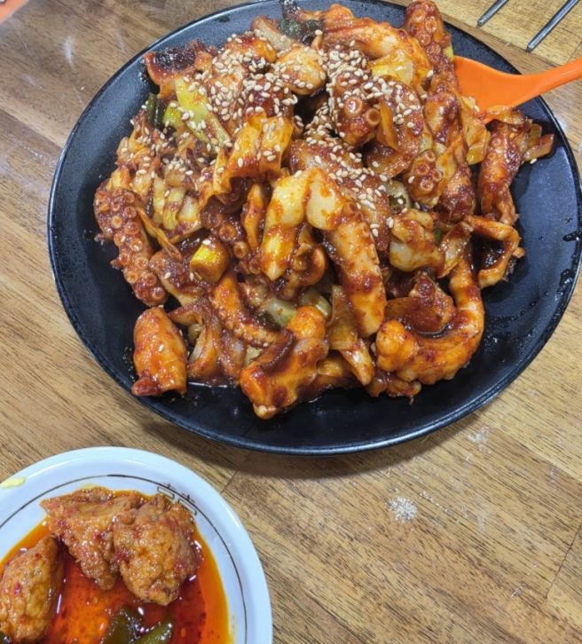 [제주맛집] 신제주 달맞이식당, 매콤달콤 낙지볶음과 간장게장 완벽 조합!
