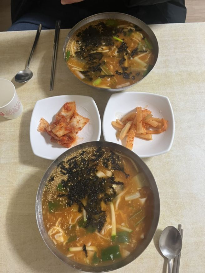 강릉여행 | 둘째날①[형제칼국수,오죽헌,중앙시장,사근진해변]🌿