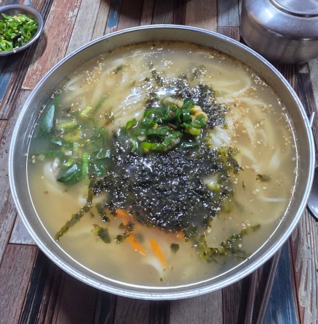 포항 오천시장 40년 전통 할매손칼국수에서 점심 한 끼