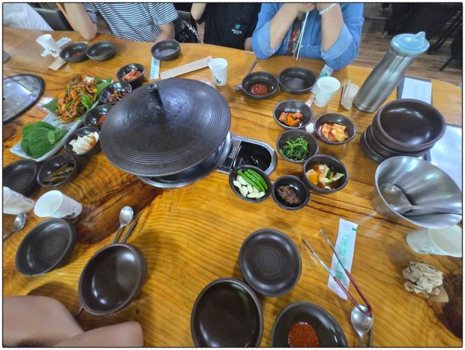 [단양 맛집] 여름철 보양식으로 최고! 현지인이 극찬한 갈매기식당 흑염소 전골 맛집