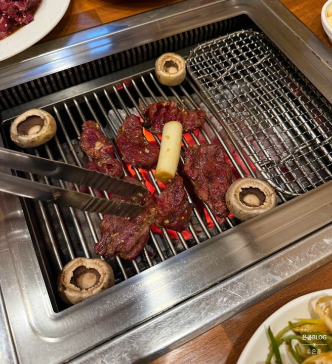 동두천 로컬 노포 맛집 황주생고기 육사시미부터 제비추리 한우불고기까지 완벽했던 곳