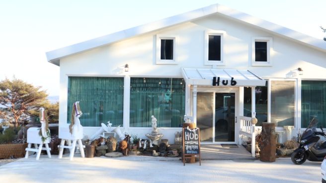 서산 바다뷰 카페 성지순례 끝판왕! 서산 웅도유럽감성카페 허브에서 만난 유럽 감성과 힐링 노을 후기