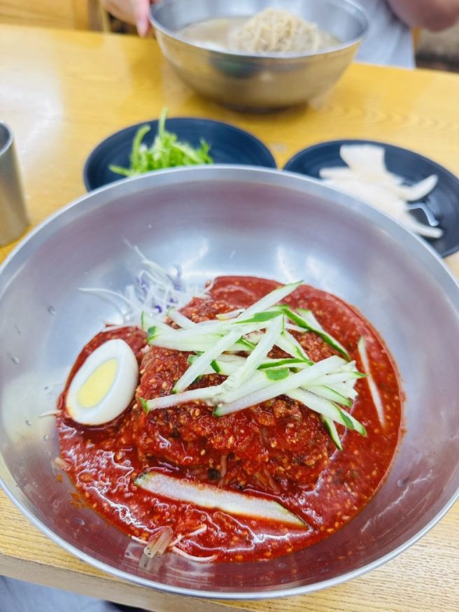 평택고여사집 냉면, 여름이면 생각나는 물냉면과 비빔냉면! 웨이팅도 감수하게 되는 연희동 냉면 맛집...