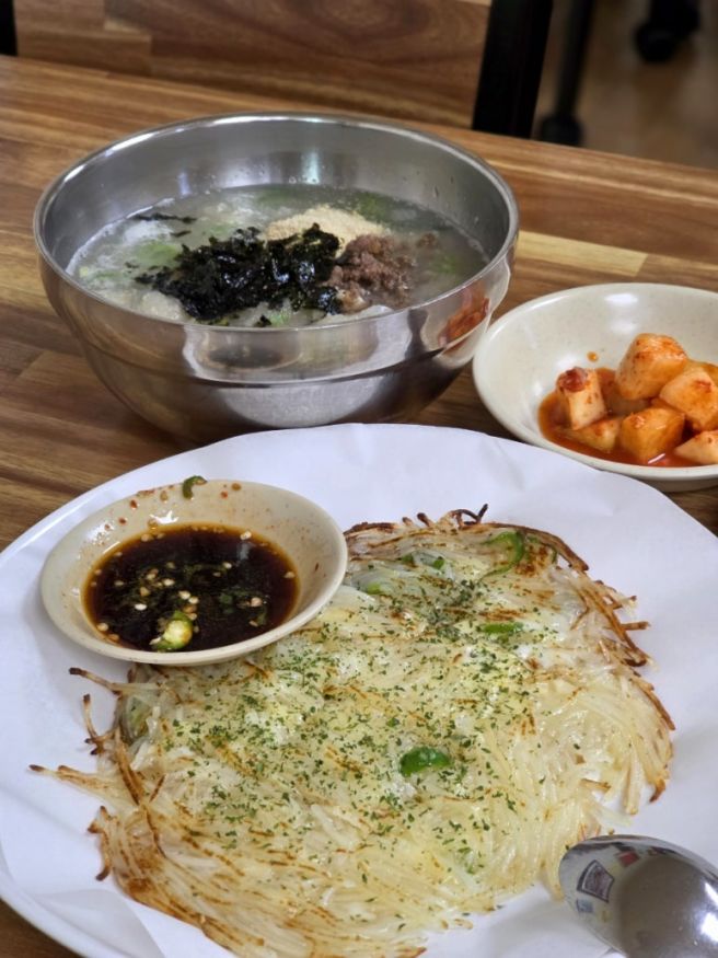 강릉중앙시장맛집 옹심이 칼국수, 여왕개미식당 혼밥