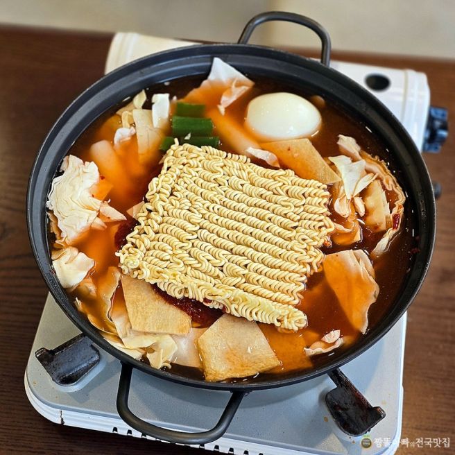 경주 노포 분식집 대화만두 본점 / 즉석떡볶이와 군만두 맛집(?)