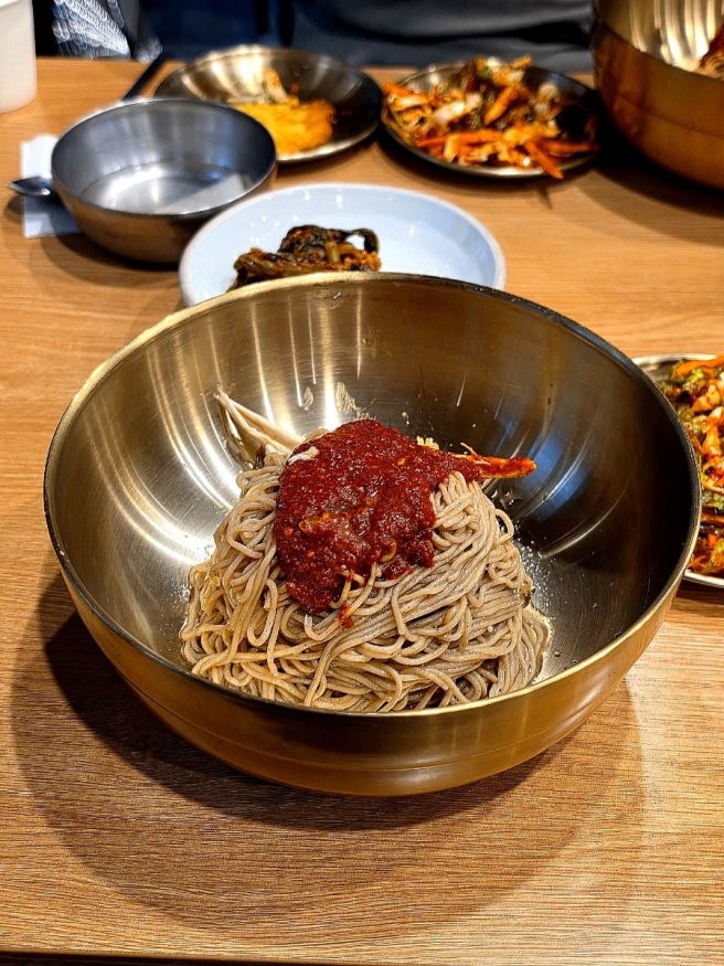 서울 막국수 원조집《산골막국수》3대 64년 전통! 진짜 막국수 잘하네요! 쟁반막국수 원조! Since 1962