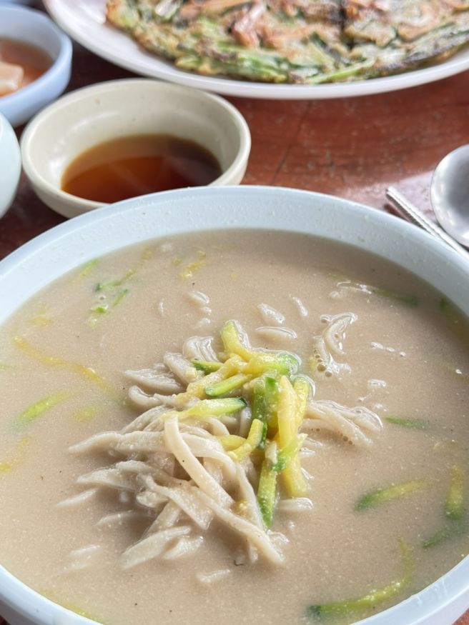 경주 삼릉고향손칼국수 후기! 담백한 칼국수에 바삭한 파전까지