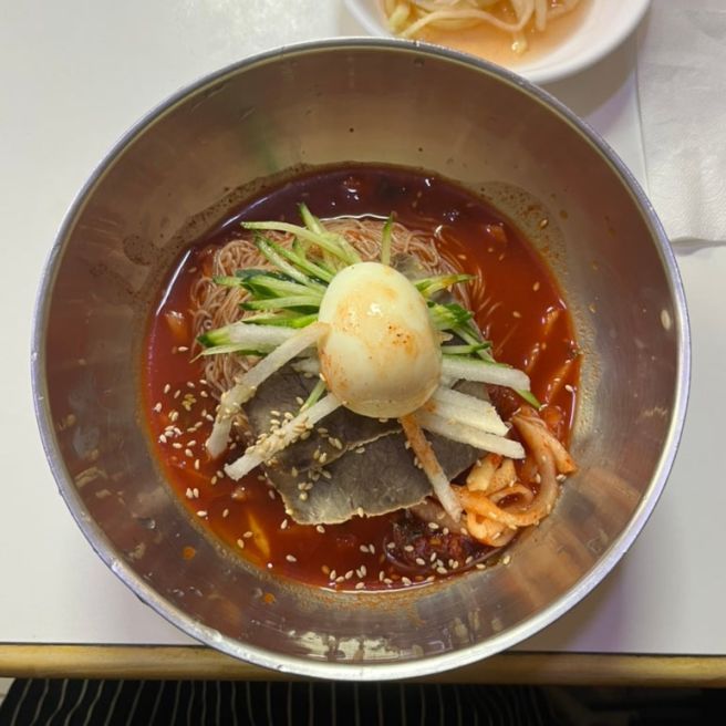 [서울 맛집] 2년 전의 감동을 잊지 못해 재방문한 블루리본 노포 명동 함흥냉면 맛집 “명동함흥면옥”