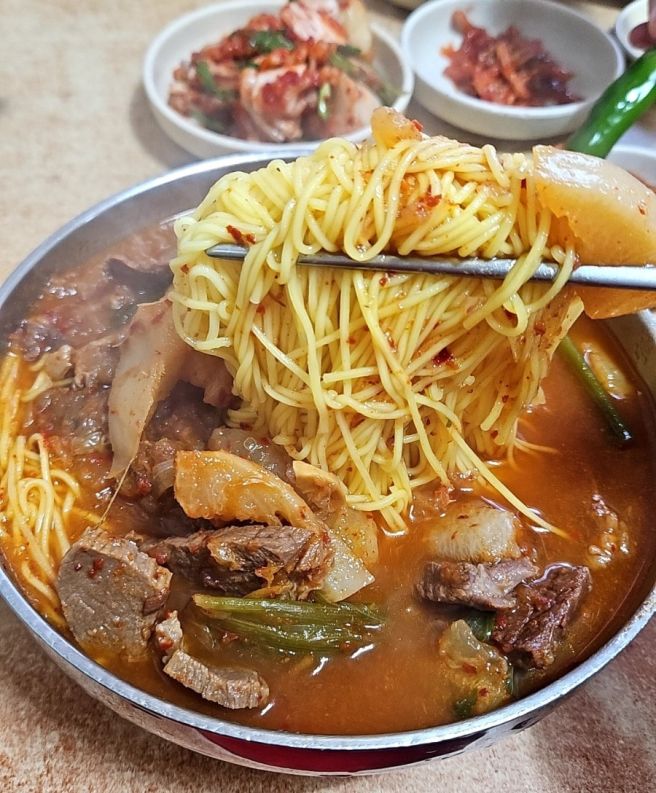 경북 경산 - 정겨운 소고기국밥 • 육국수 맛집 국시집