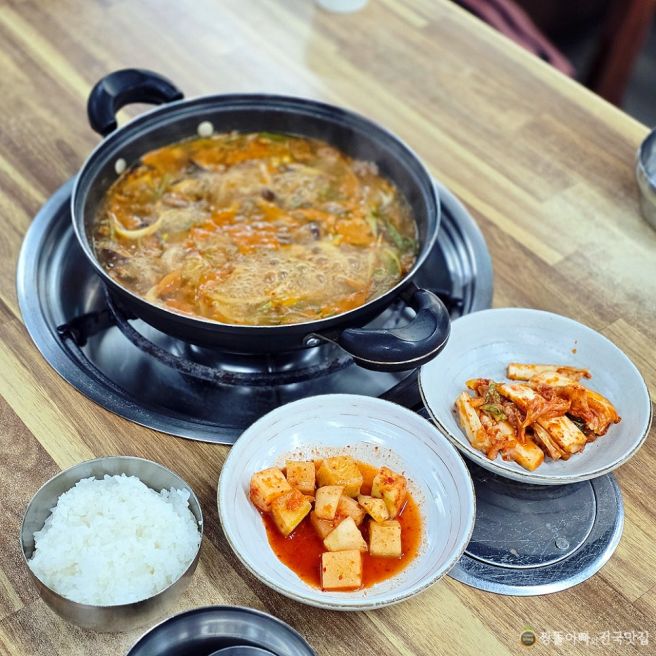 청주 경주집 버섯찌개 / 어린 시절 어머니의 손맛이 생각나는 찌개