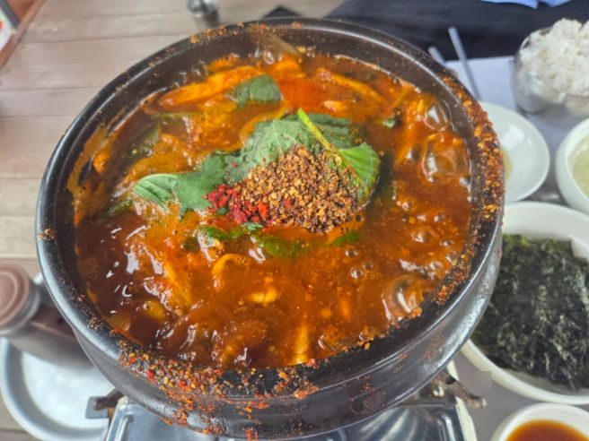 전주 한벽집 민물의 깊은 향이 스며든 민물빠가매운탕먹은 후기