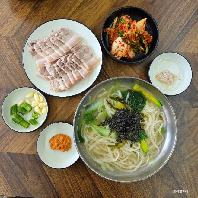 대구 현대백화점 근처 맛집 약전골목원조국수 반월당 칼국수