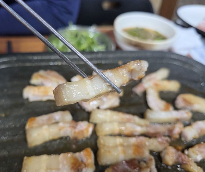 지례흑돼지 맛집 원조 방송 탄 지례흑돼지 김천 부항댐 인근 맛집 장영선원조지례삼거리불고기