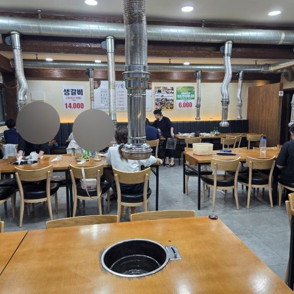 [영주 맛집] 숯불 양념 돼지갈비 터줏대감, 잔치국수 된장찌개도 맛있는: 잔디밭숯불 본점