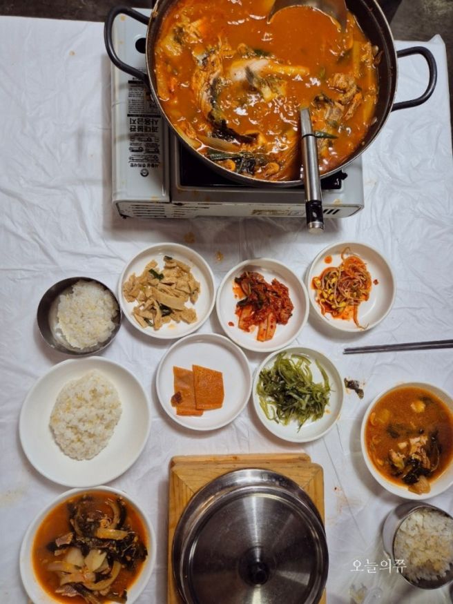 괴산 매운탕 맛집 오십년할머니집 얼큰 달달 메기메운탕