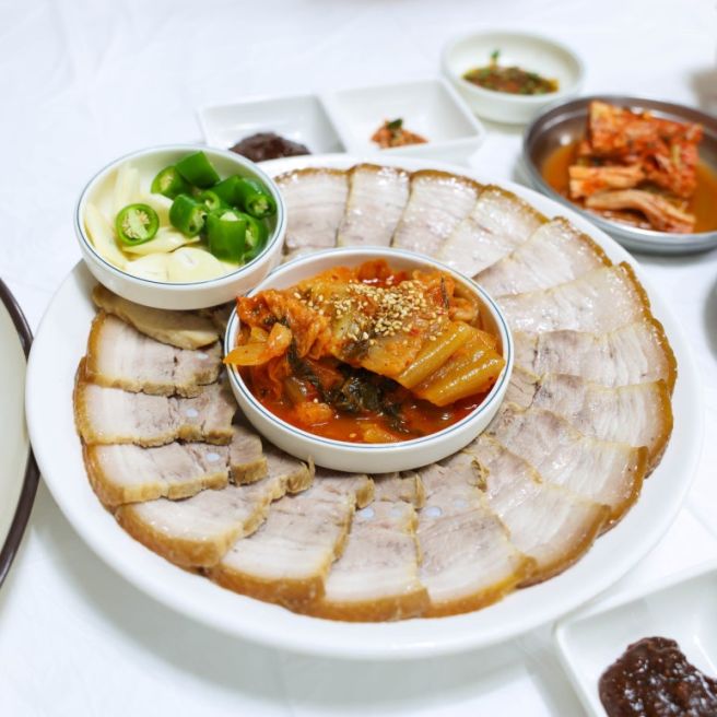 [원소리 막국수] 홍천 비발디파크 오션원드 수육 감자전 맛집 가족식사 추천