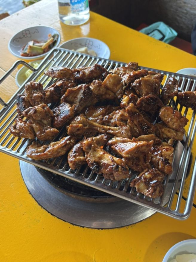 아산 신정호수 맛집｜분위기 좋은 연춘식당, 야외 방갈로에서 즐긴 닭구이 후기